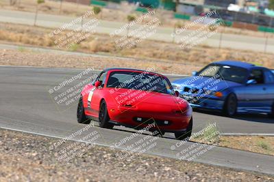 media/Oct-01-2022-Team Topak Racing (Sat) [[f860fb51be]]/2-Inter Low 2/session 1 turn 3/